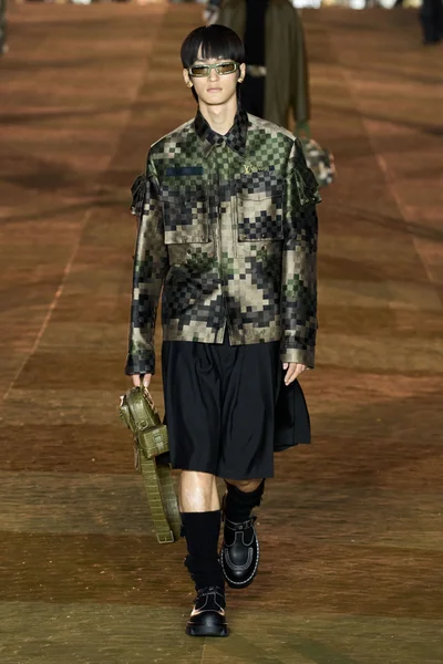 Look 12